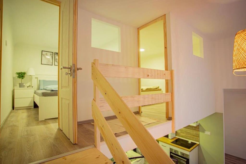 Cosy 2 Bedroom Flat In Akacfa St., Sol Budapest Kültér fotó
