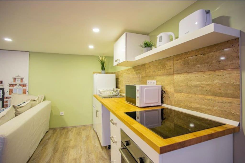 Cosy 2 Bedroom Flat In Akacfa St., Sol Budapest Kültér fotó
